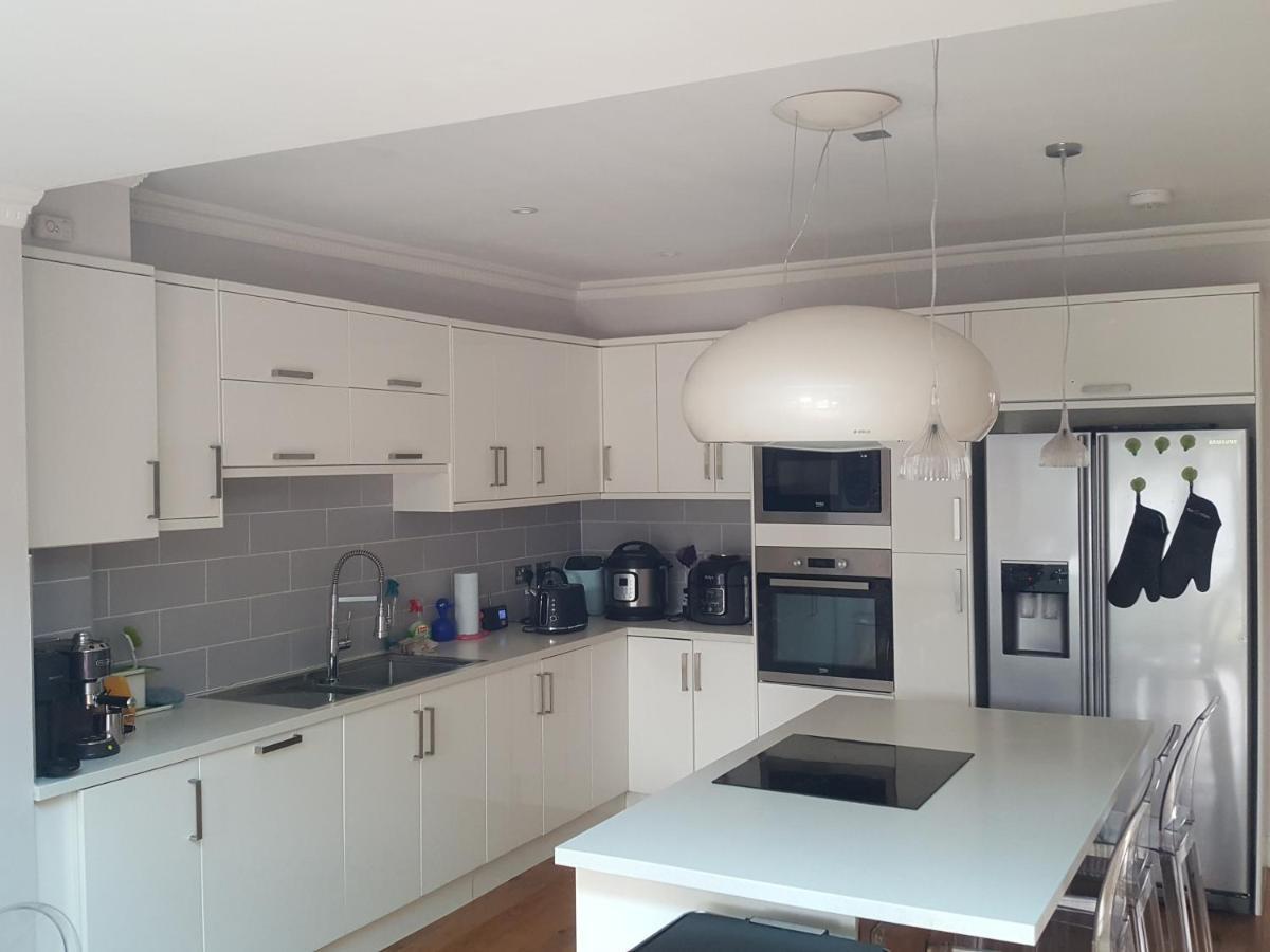 Family Home With Easy Commute To London! Croydon Exterior photo